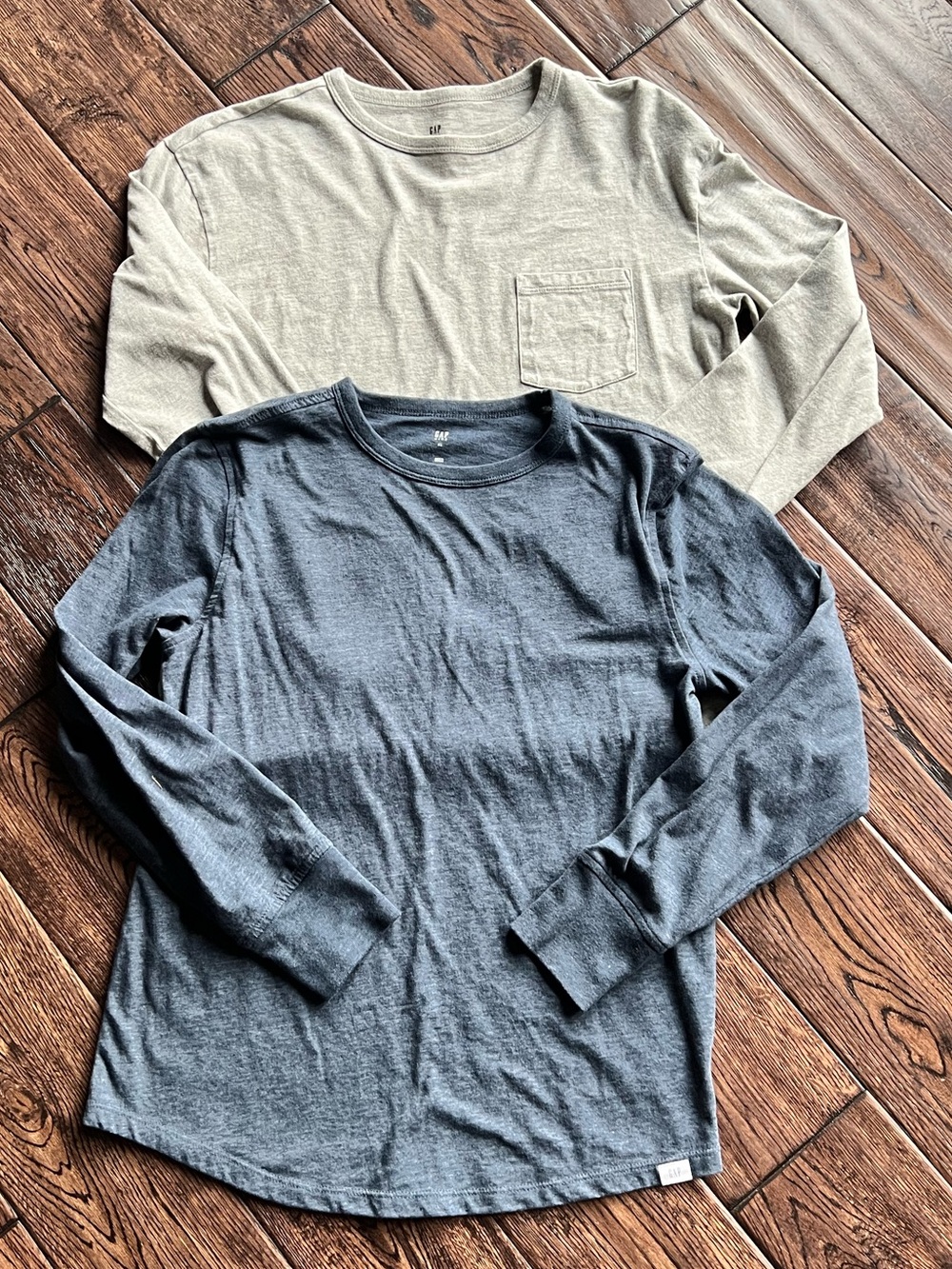 GAP Long-Sleeve Crew Pocket Tee in Heather Gray and Beige